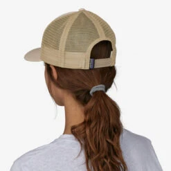 Patagonia P-6 Logo Trucker Hat: Oar Tan W/ Classic Tan -Fashion Clothing 38289 OTNC RN2 79101.1680292164
