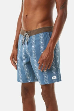 Katin Dove Trunk: Overcast