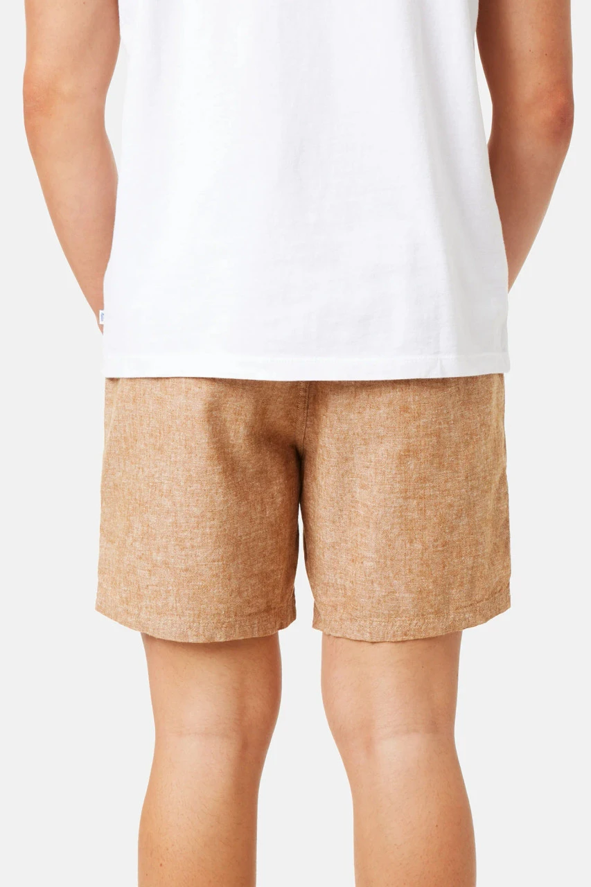 Katin Isaiah Short: Nutmeg 7 Katin Isaiah Short: Nutmeg - Image 5