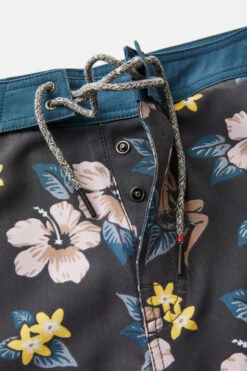 Katin Kaimana Hybrid Trunk: Black -Fashion Clothing Katin Kaimana Trunk Black 03 5000x 29093.1679512284